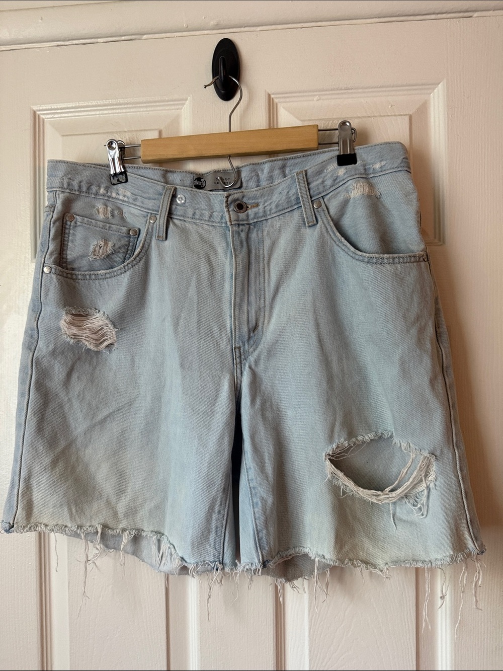 Levi's Silver Tab Baggy Jean Shorts size 32"